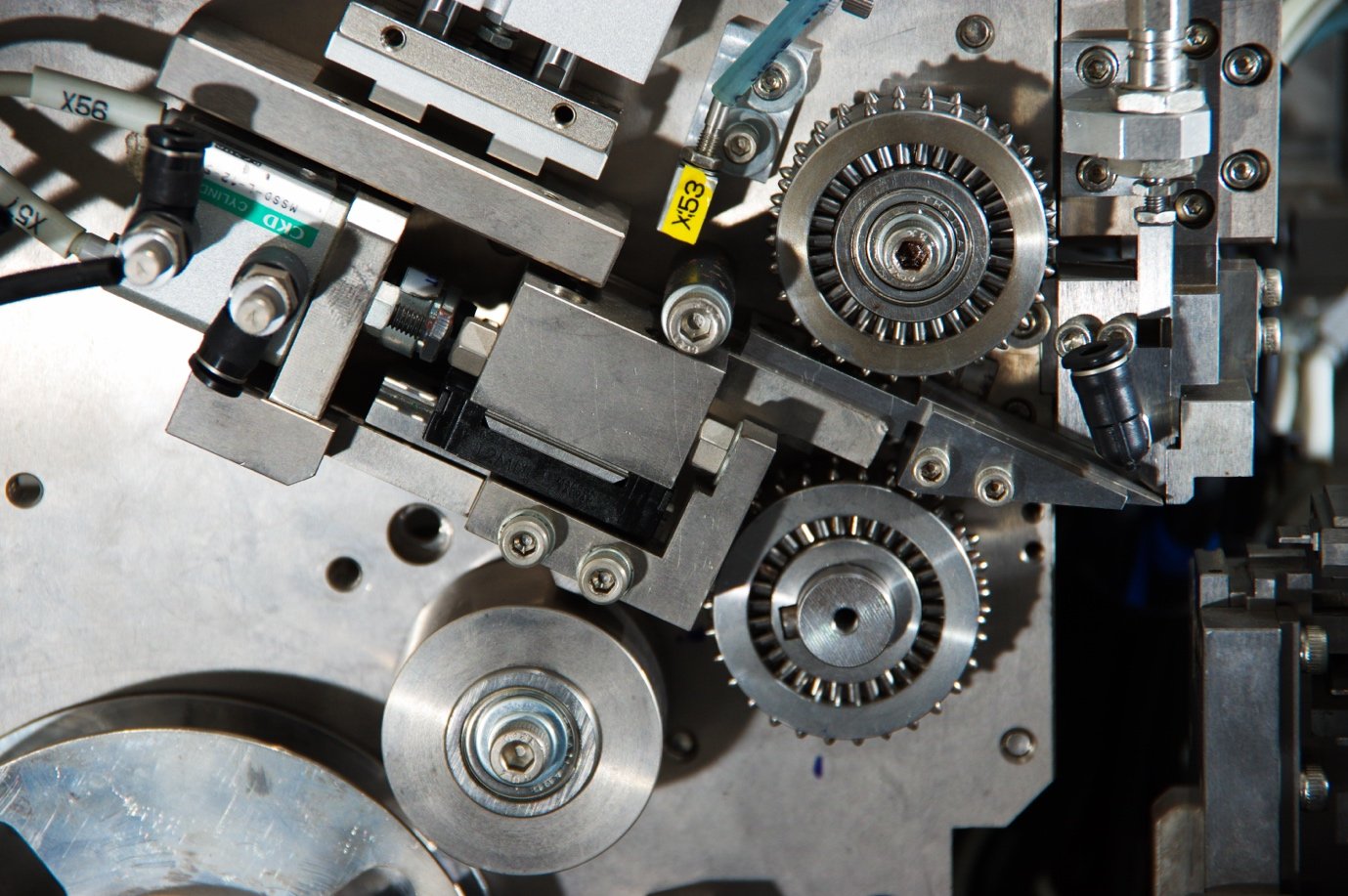 Automation cell assembled and integrated at Seyunda, showing mechanical assembly with electrical control integration